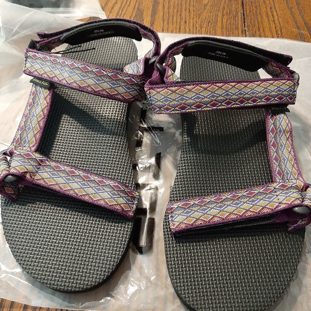 New Men's Size 5 Purple Black Pulltop Cloud Walk Jolin Summer Sandals Sh…